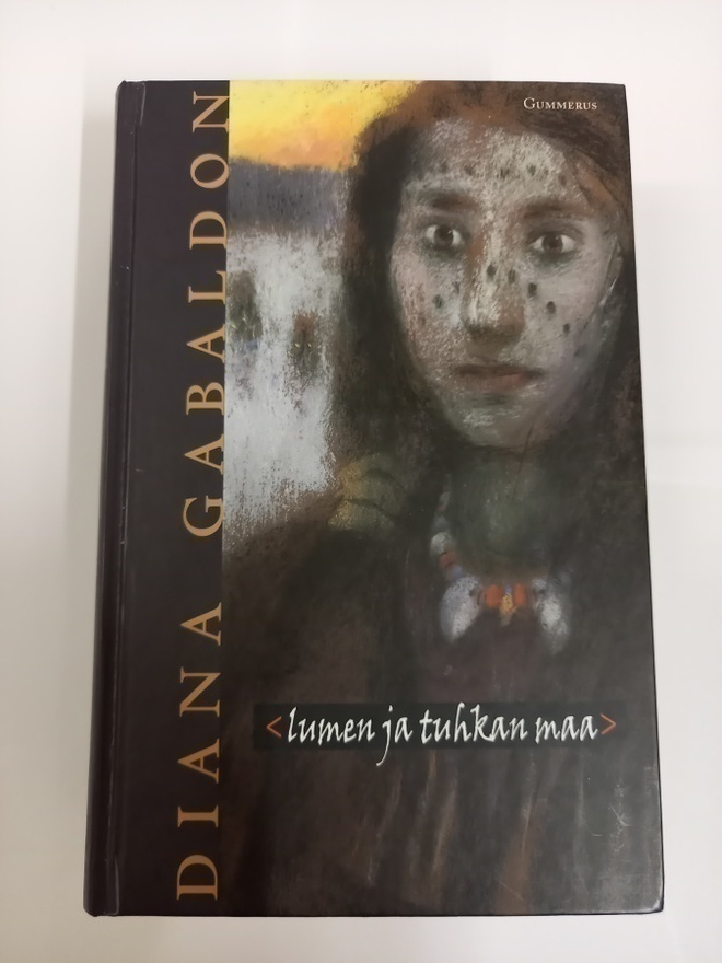 Diana Gabaldon: Lumen ja tuhkan maa, 1.p