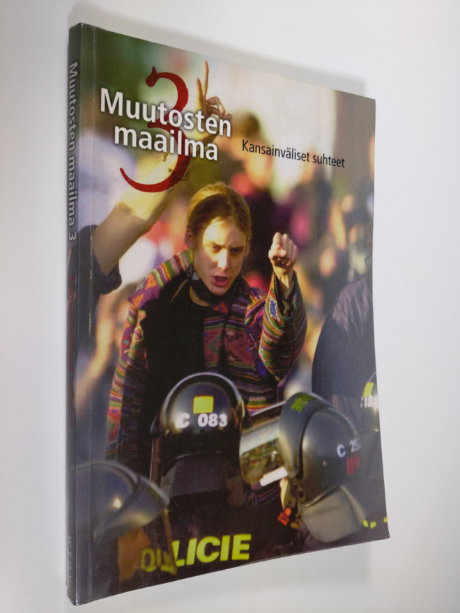Esko ym. Heikkonen : Muutosten maailma 3 : Kansainväliset...