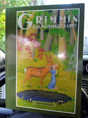 GRIMMIN KAUNEIMMAT SADUT ( SIS POSTIKULU)