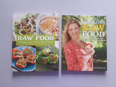 Raakaravinto / Raw Food - kirjat 2 kpl
