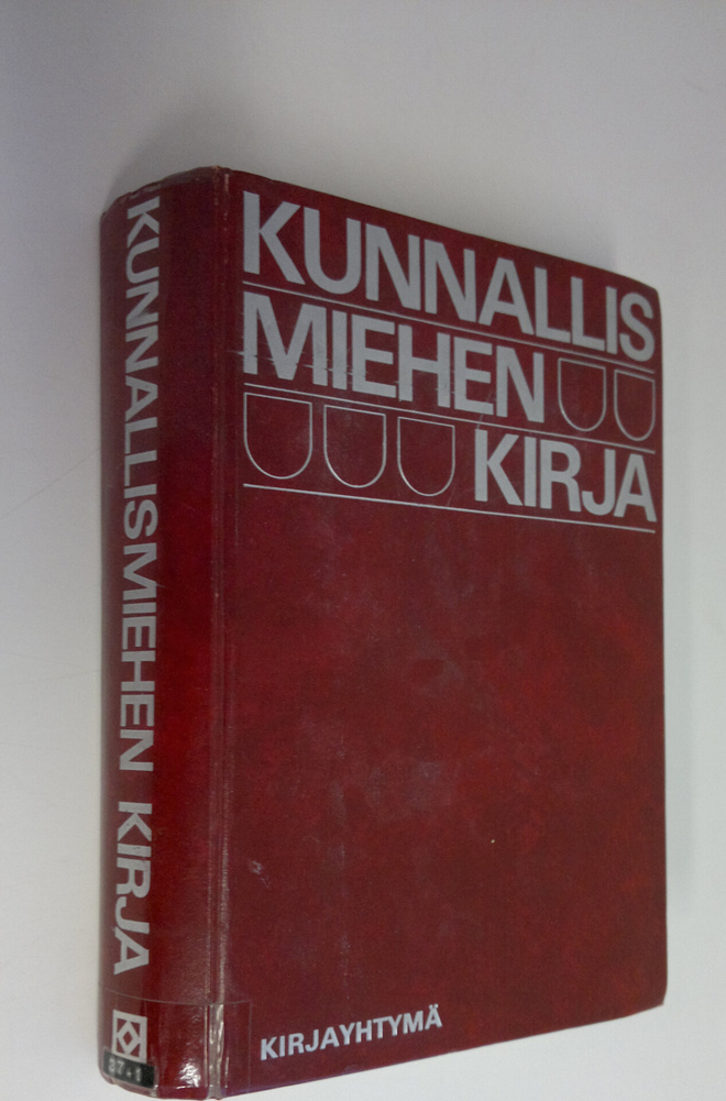 Otto ym. (toim.) Larma : Kunnallismiehen kirja