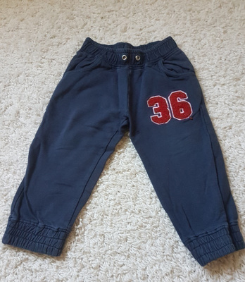 Tumman siniset jogginghousut koko 90