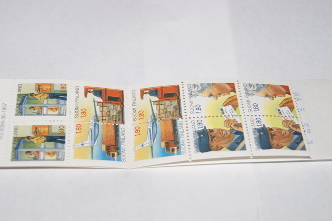 Postituore Alennuspostimerkkivihko 1988 V10**