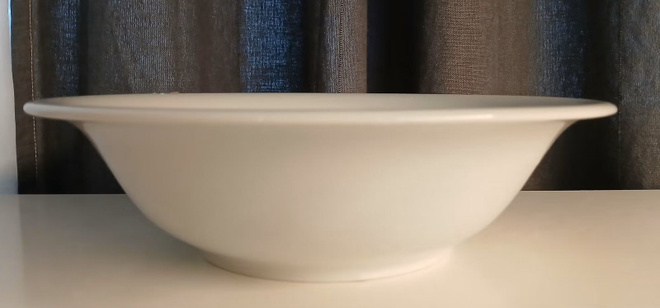 Kauniin mallinen vati