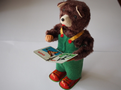 Cuppy,the reading bear toimiva lelu 50-luvulta.