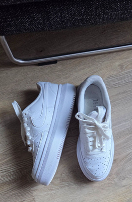 NIKE 38,5 Court Vision (99e)