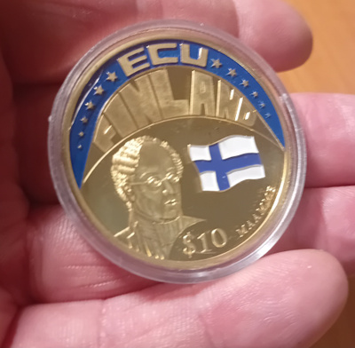Myydään iso Liberian Suomi aiheinen juhlaraha 2001