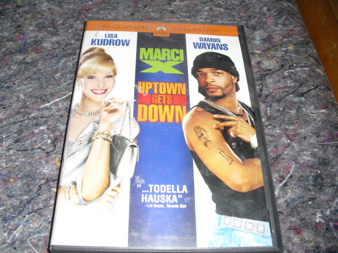 MARCI X (Lisa Kudrow)***