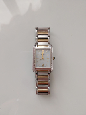 Citizen Eco-Drive naistenkello (toimii valolla)