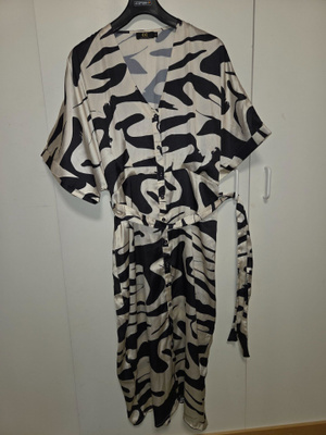 Capri collection raita mekko XL
