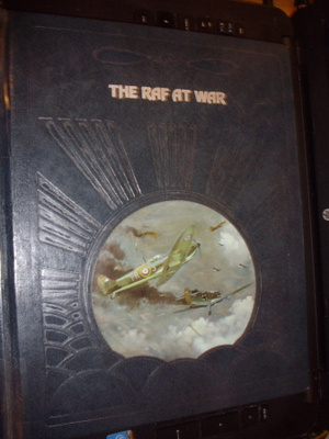 Ralph Barker : The RAF at War  ( Sis. postikulun )