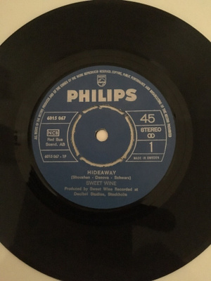 (7") Sweet Wine – Hideaway / The Pickpocket