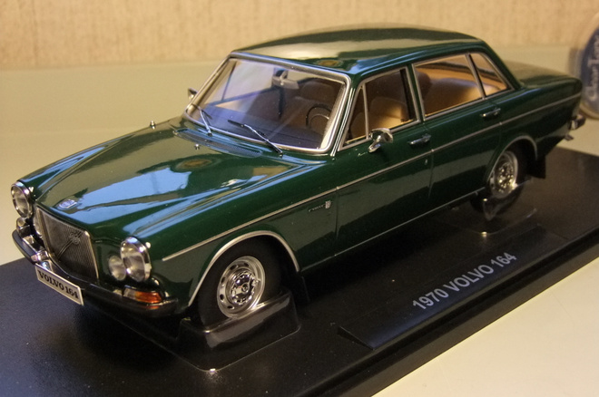 Volvo 164 -70 Vihreä 1:18 ALE!