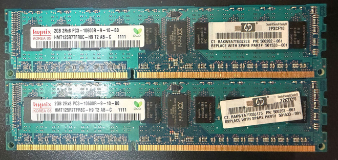 Annetaan:12 kpl SK Hynix 2GB DDR3 ECC Registered - HP muisti