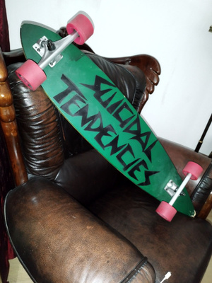 Hieno ja spessu Longboard