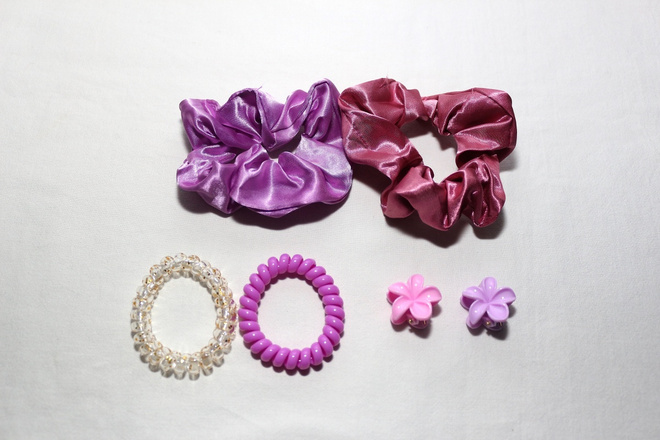 - VIOLETIT HIUSLENKIT, KUKKANIPSUT -