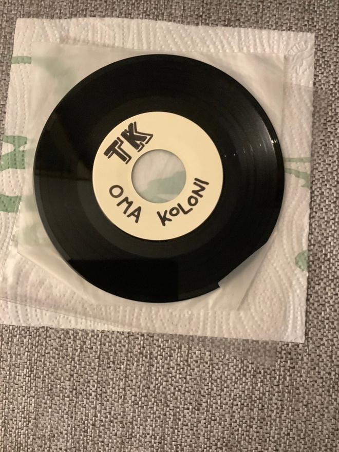 TERVEET KÄDET:OMA KOLONI   EP   7"  ( A. W. Yrjänä)