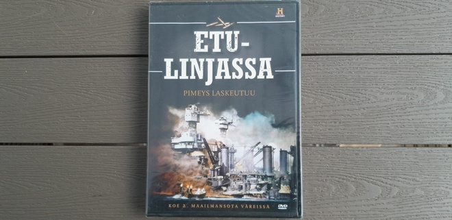 DVD: Etulinjassa 1 - Pimeys Laskeutuu (2010) UUSI