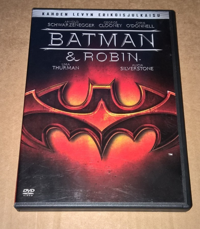 BATMAN & ROBIN 2 LEVYN ERIKOISJULKAISU