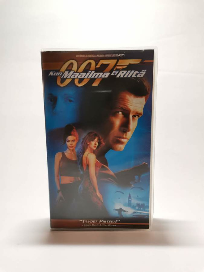 Kun maailma ei riitä  [VHS]