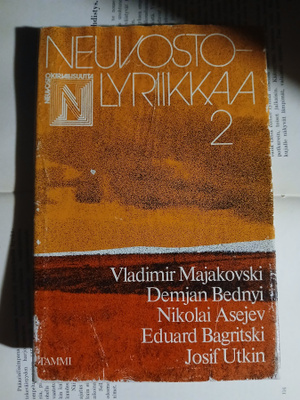 Neuvostolyriikkaa 2 (sid.)