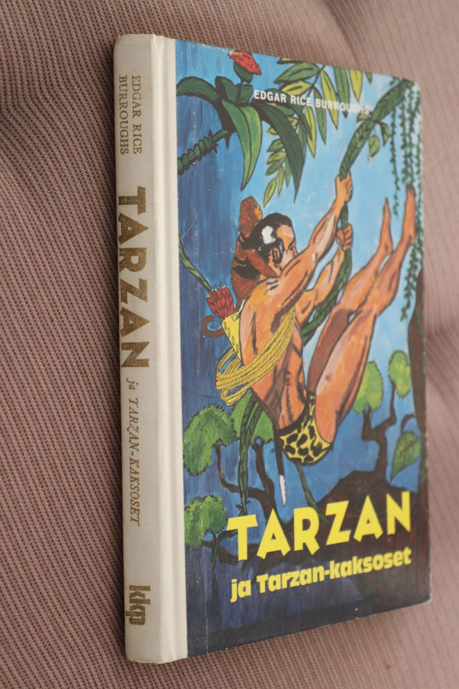 E. R. Burroughs : Tarzan ja Tarzan-kaksoset ( 1.p. )