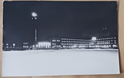 Helsinki, Rautatieasema juhlavalaistuksessa, vkpk, p. 1943