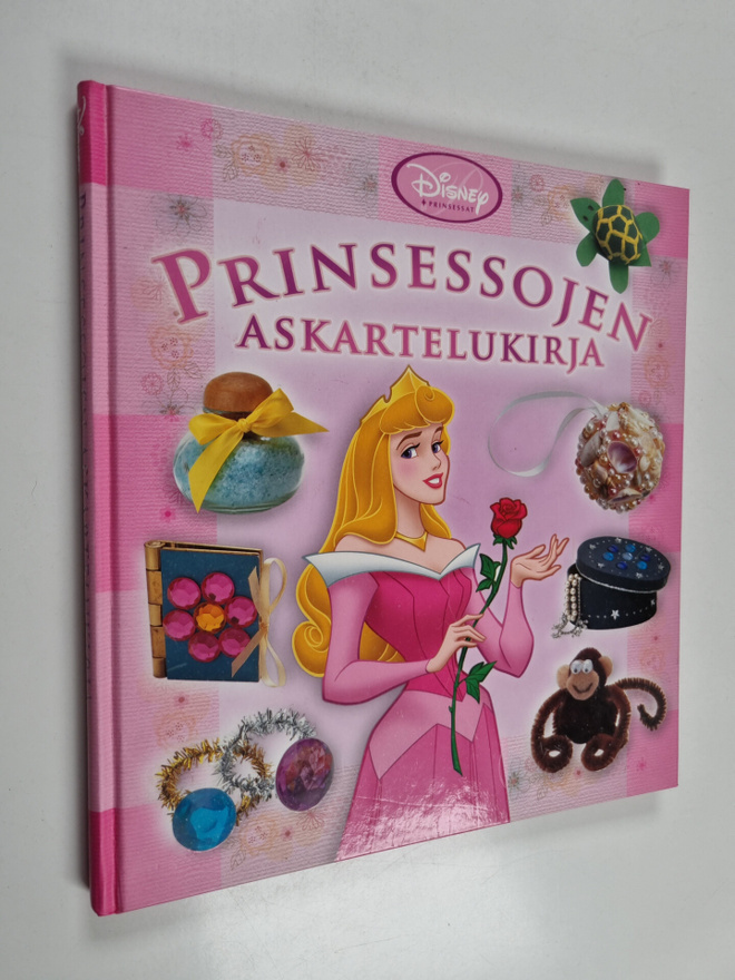Laura Torres : Prinsessojen askartelukirja