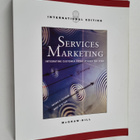 Valarie A. Zeithaml : Services marketing : integrating cu... - pikkukuva 1