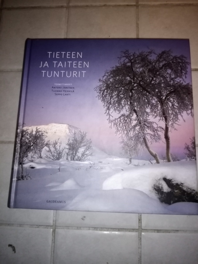 TIETEEN JA TAITEEN TUNTURIT ( SIS POSTIKULU )