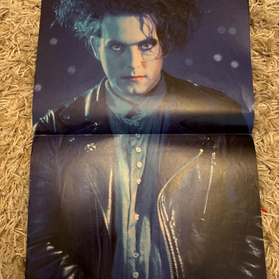 The Cure ( Robert Smith) pikkujuliste