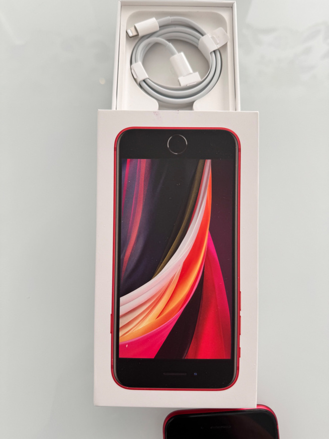 iPhone SE (2020) Red