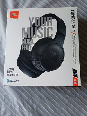 Bluetooth korvakuulokeet.