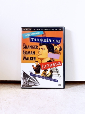 Muukalaisia junassa (1951) DVD 2-Disc Suomijulkaisu