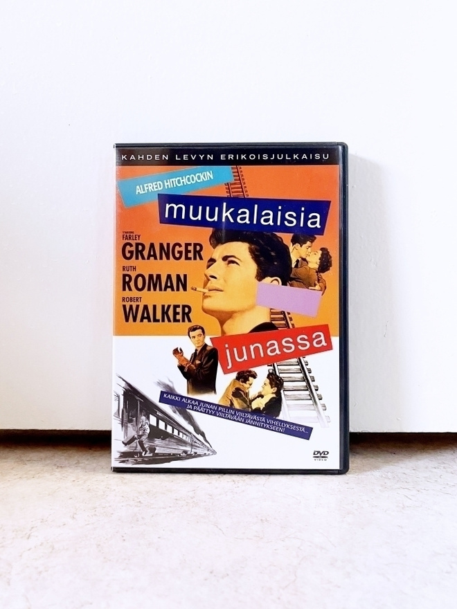 Muukalaisia junassa (1951) DVD 2-Disc Suomijulkaisu
