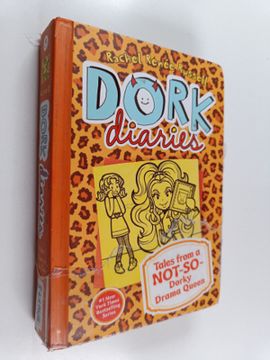 Rachel Renee Russell : Dork diaries 9 : Tales from a not-...
