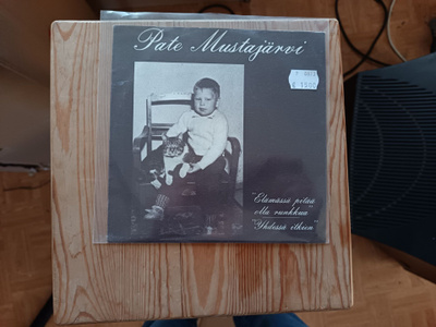 Pate Mustajärvi elämässä pitää olla runkkua 7" PIS 120