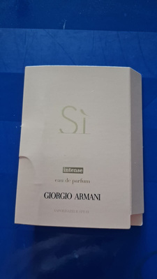 Hajuvesinäyte Giorgio Armani Si Intense