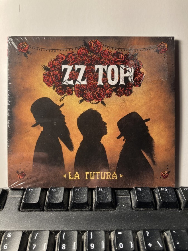 ZZ TOP: La Futura, CD, muoveissa
