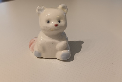 Pikkuinen nalle , posliinia . Vintage