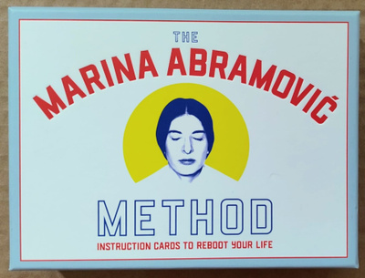 MARINA ABRAMOVIC : 30 keskittymiskorttia mietiskelyyn, 2022
