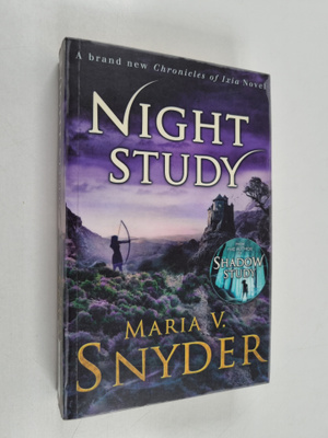 Maria V. Snyder : Night study