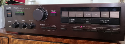 Akai AM-A70 vahvistin