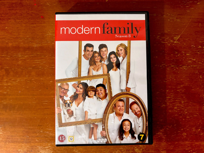 Moderni perhe Modern Family Kausi 8 DVD