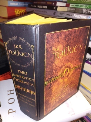 TOLKIEN : TARU SORMUSTEN HERRASTA I-II-III ( SIS POSTIKULU)