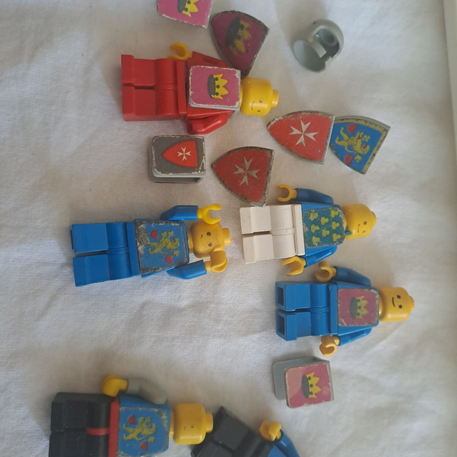 LEGO 70luvun linnan osat varusteet