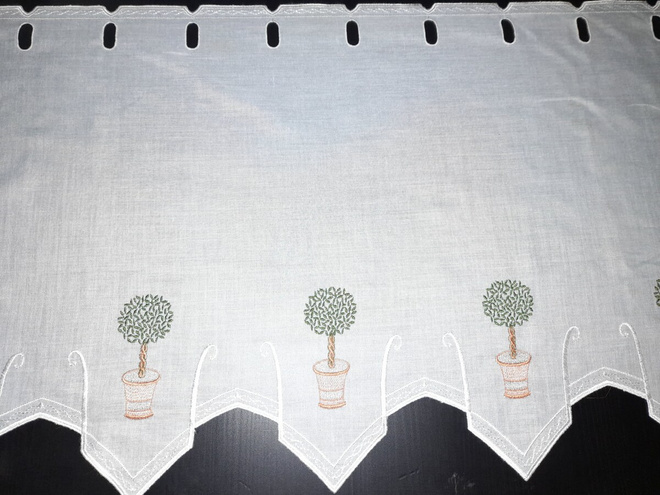 Brodeerattu verhokappa 46cm x 11 metriä