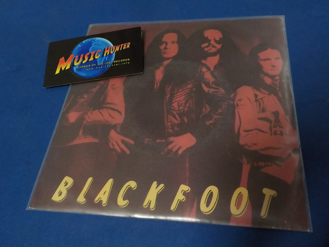 BLACKFOOT - SPENDIN' CABBAGE / STREET FIGHTER M-/EX+ 7''