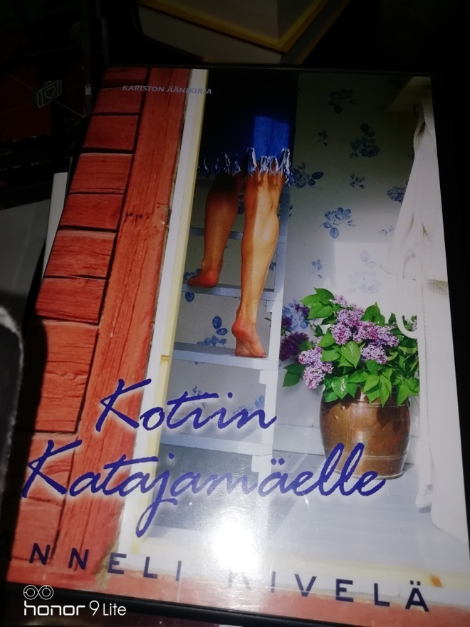 Anneli Kivelä Kotiin katajamäelle