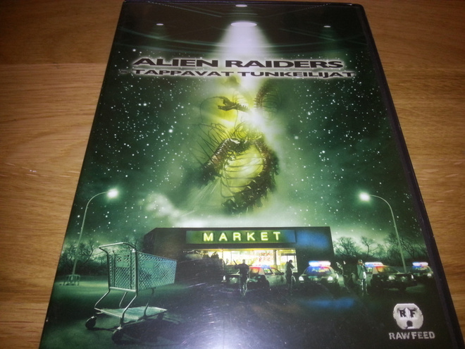 Alien Raiders -tappavat tunkeilijat-DVD